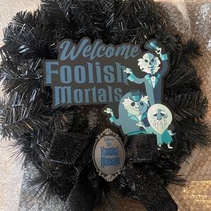 Disney Haunted Mansion Black Holiday Wreath